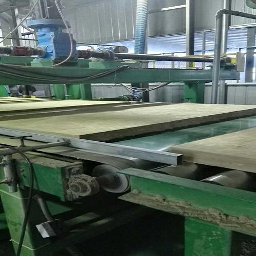 外墻巖棉板選購指南 供應(yīng)商、鋁箔貼面與憎水板批發(fā)全解析